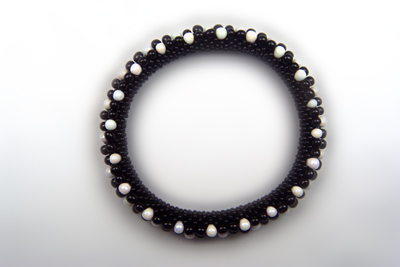 Designer Jewelry - Black and White Bead Diagonal Crochet Bracelet Pattern
